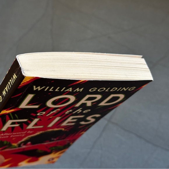 Lord of the Flies by William Golding | Fiction, Allegory | Pocket Book - Picture 5 of 6
